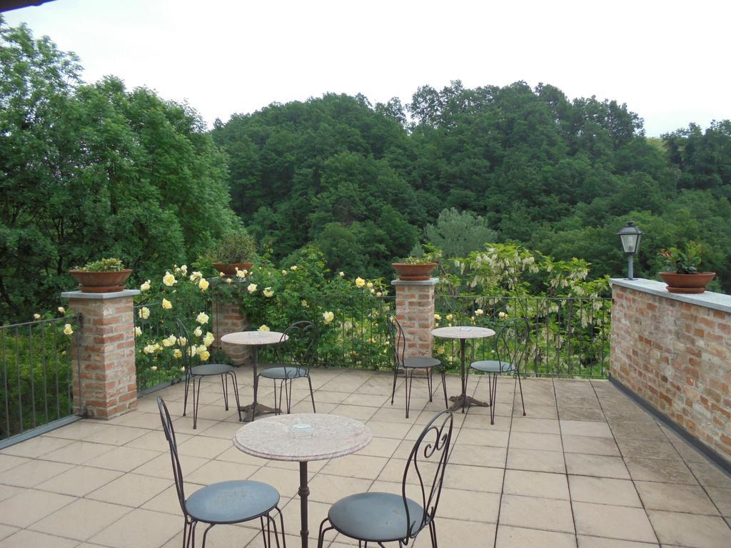 바롤로 Agriturismo La Terrazza Sul Bosco 빌라 외부 사진